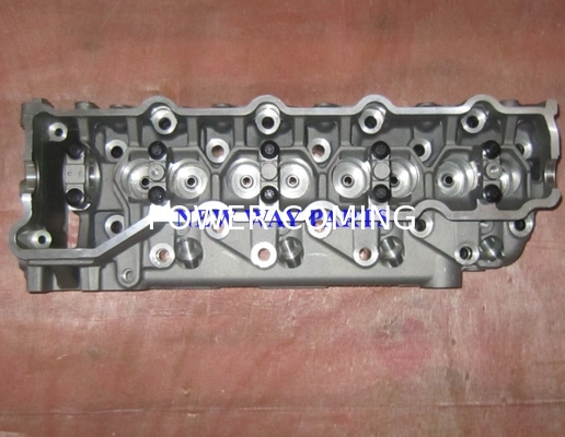4M40 4M50  ENGINE CYLINDER HEAD